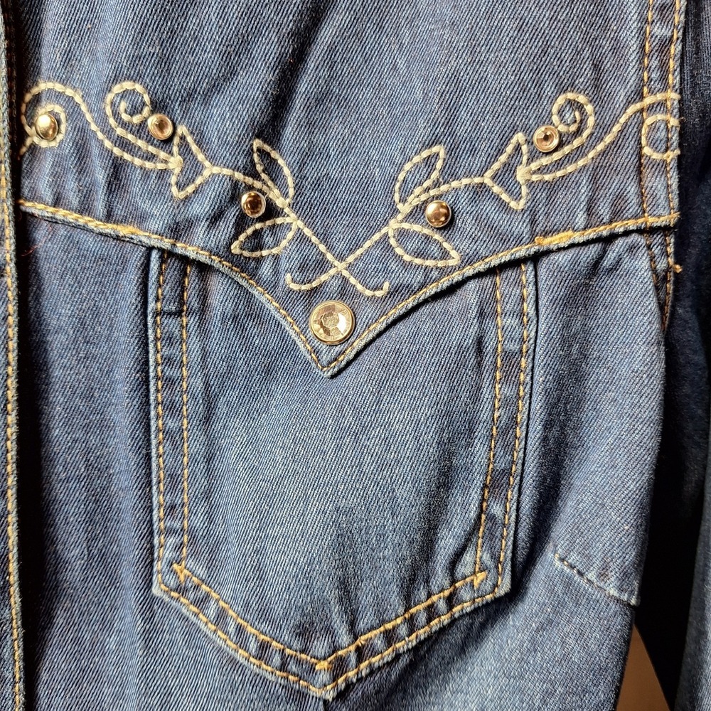 Vtg LAWMAN WESTERN Embroidered Rhinestone Button Denim Top Sz S Cowgirl Festival - Picture 6 of 10